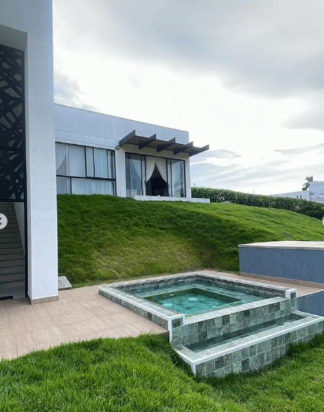 Casa inteligente para estrenar, todas las comodidades en el 💚corazón del eje cafetero, a 25 min de pereira y 45 de armenia.