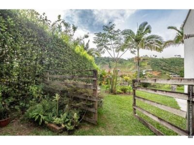 VENTA DE CASA CAMPESTRE EN CAMPIÑAS DE COMBIA