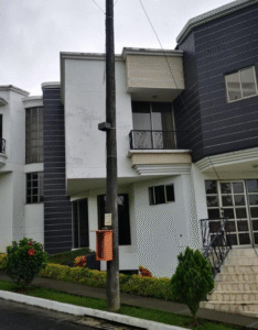 Espectacular Casa de 5 Niveles en Conjunto Residencial Monserrate – Santa Rosa de Cabal, Risaralda