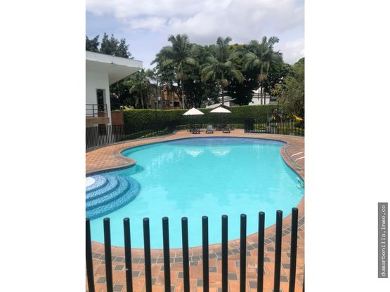 SE VENDE APARTAMENTO EN SENDEROS DE UNICENTRO