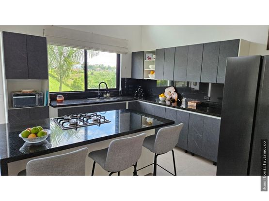 VENTA DE CASA CAMPESTRE EN LA SIERRA