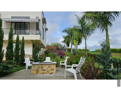 VENTA DE CASA CAMPESTRE EN LA SIERRA