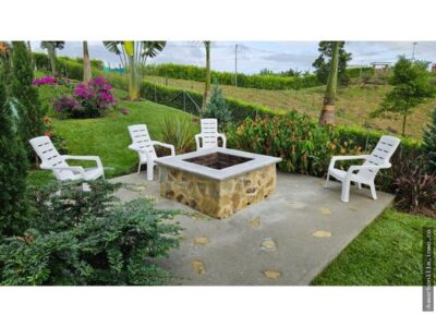 VENTA DE CASA CAMPESTRE EN LA SIERRA