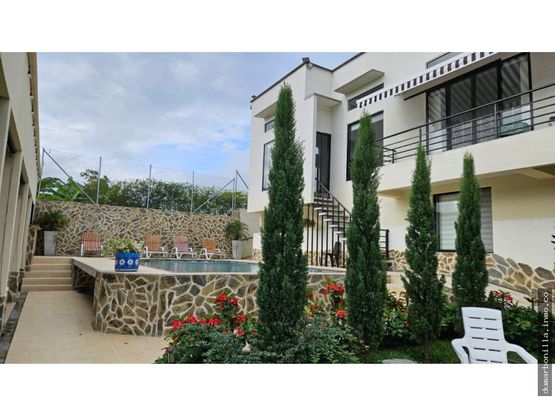 VENTA DE CASA CAMPESTRE EN LA SIERRA