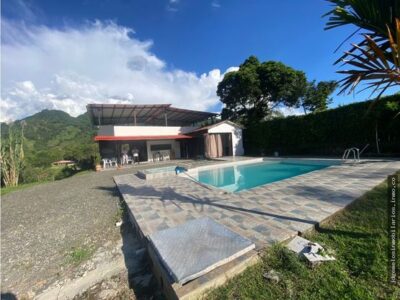 VENTA DE CASA CAMPESTRE VEREDA LA CARMELITA