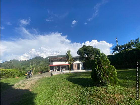 VENTA DE CASA CAMPESTRE VEREDA LA CARMELITA