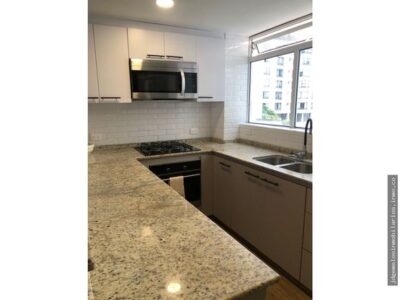 SE VENDE APARTAMENTO EN EDIFICIO CHIPRE