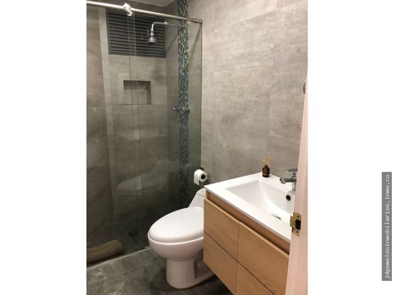 SE VENDE APARTAMENTO EN EDIFICIO CHIPRE