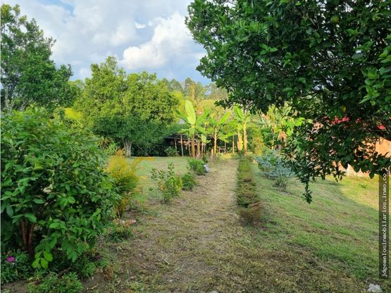 SE VENDE ESPECTULAR FINCA EN LA GRIMEA