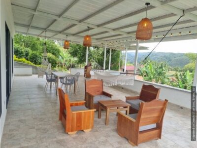 SE VENDE ESPECTULAR FINCA EN LA GRIMEA