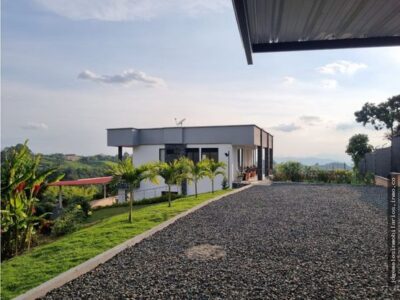 SE VENDE ESPECTULAR FINCA EN LA GRIMEA