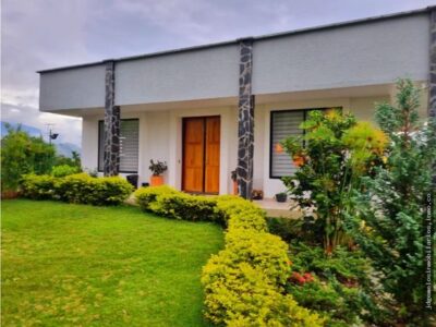 SE VENDE ESPECTULAR FINCA EN LA GRIMEA