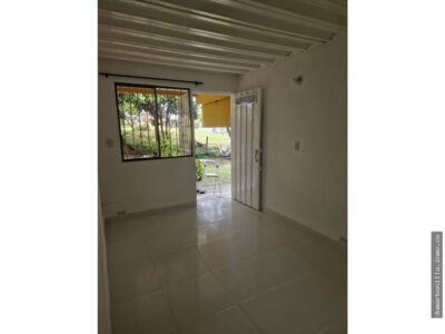 VENTA DE CASA DE DOS PISOS MAS TERRAZA EN PORTALES DE BIRMANIA