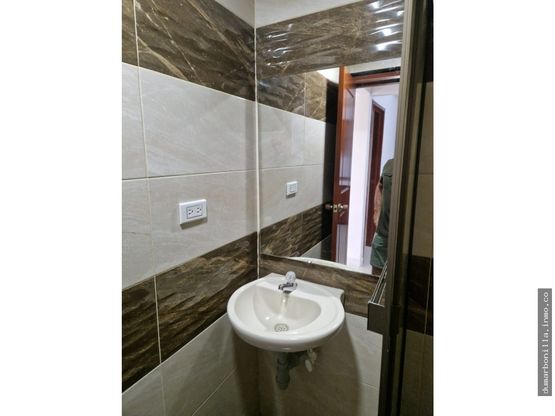 VENTA DE CASA DE DOS PISOS MAS TERRAZA EN PORTALES DE BIRMANIA