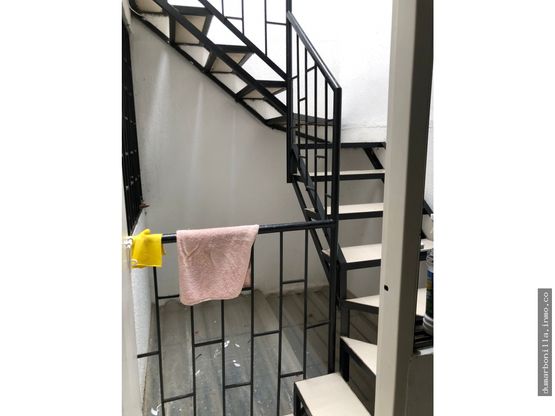 VENTA DE CASA DE DOS PISOS MAS TERRAZA EN PORTALES DE BIRMANIA