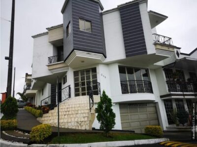 VENTA DE CASA EN CONJUNTO MONSERRATE SANTA ROSA