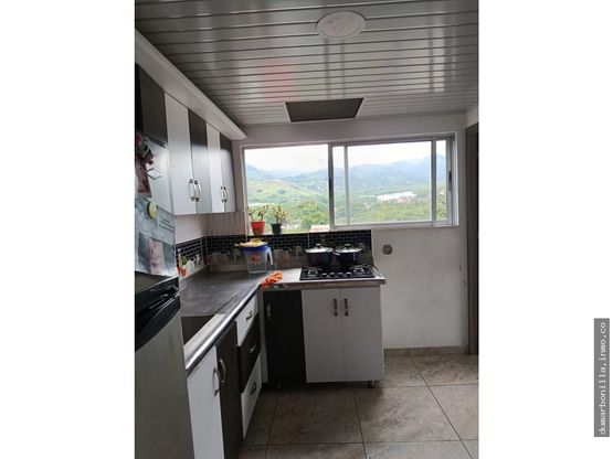 VENTA DE CASA CON LOCAL