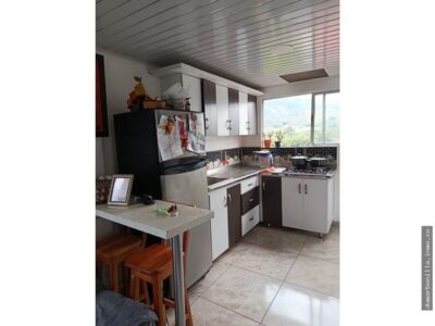 VENTA DE CASA CON LOCAL