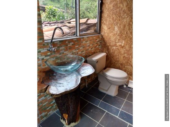 VENTA DE HOSTAL VEREDA PLANADAS