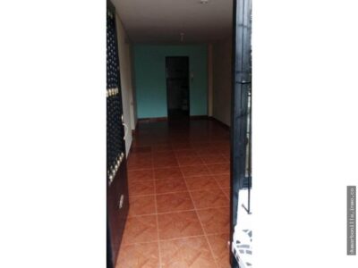 VENTA DE CASA BARRIO SANTA MONICA