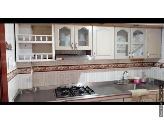 VENTA DE CASA BARRIO SANTA MONICA