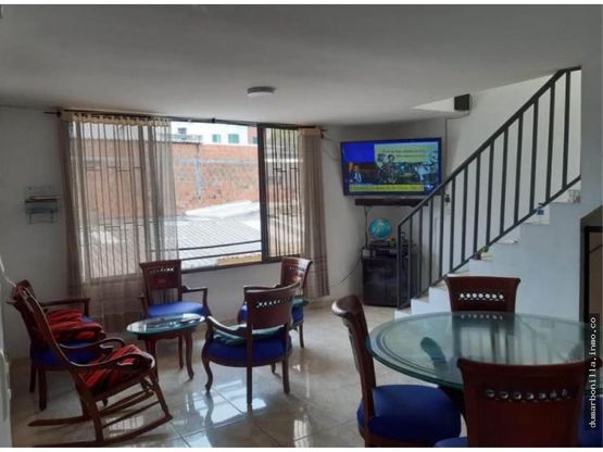 VENTA DE CASA BARRIO SANTA MONICA