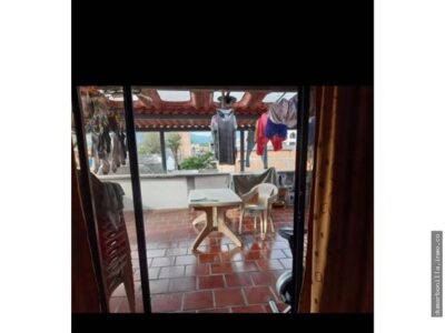 VENTA DE CASA BARRIO SANTA MONICA