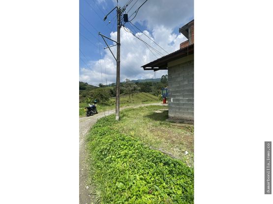 VENTA DE CASA LOTE EN SANTA ROSA