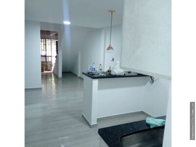 VENTA DE CASA EN EL POBLADO