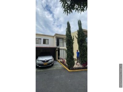 VENTA DE CASA BOSQUES DE SAN MARTIN DOSQUEBRADAS